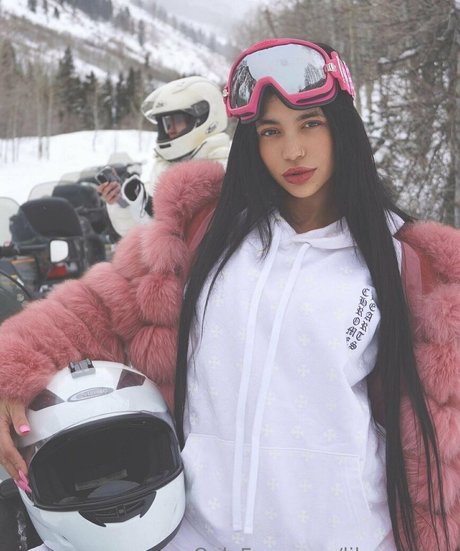 Lilveronicar mannequin photos