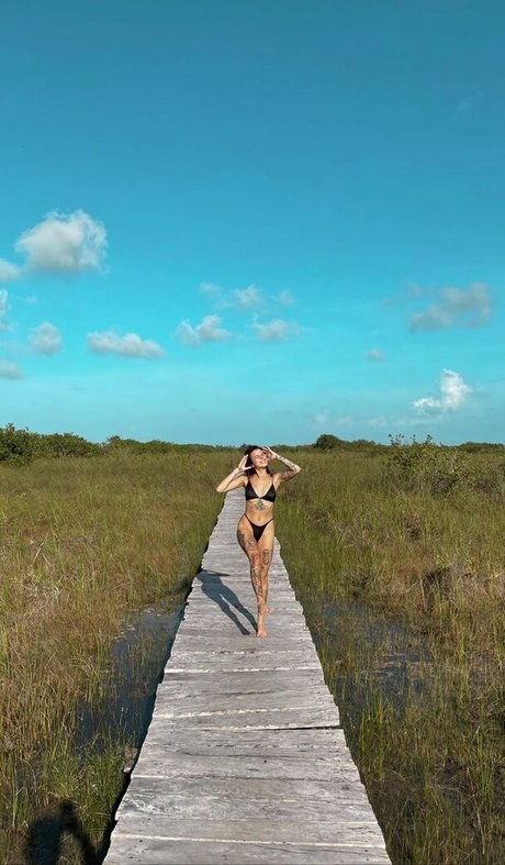 janadeoliveira_ joli modèle des photos