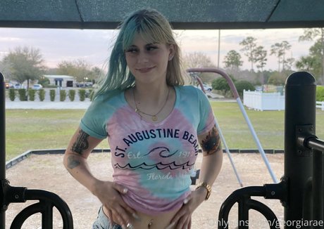 georgiarae joli modèle archive