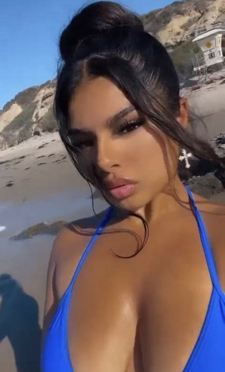 Sujeytjebae star érotique photo