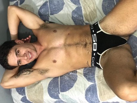 Santiago usme jolie star du porno images
