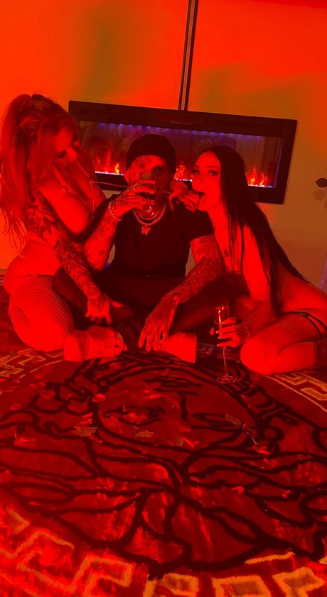 Sxndhxlp modèle nu des photos