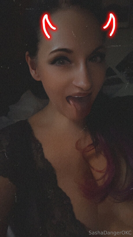 Sasha Danger OKC étoile nue galeries