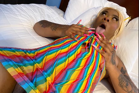 Yoshii B dd star du porno chaude photos