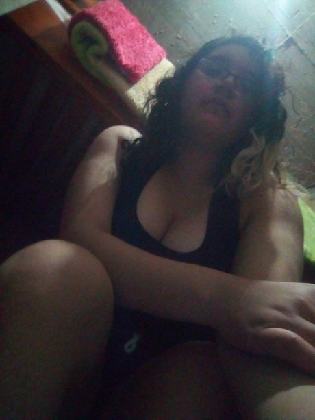 Yirez uwu star du porno de haute qualité galerie