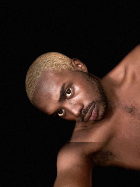 Zaddy Tee star du porno érotique des photos