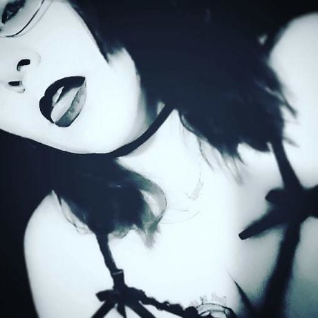 Thickthighsgreeneyes modèle nu photos