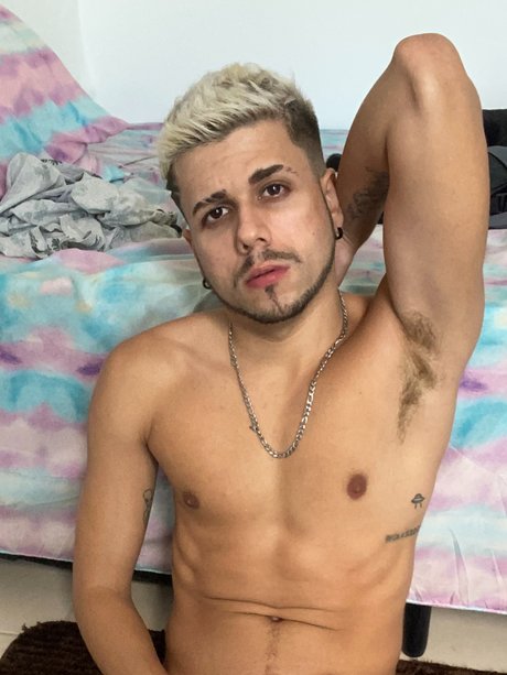 Yruki beleboni star du porno en haute qualité photo