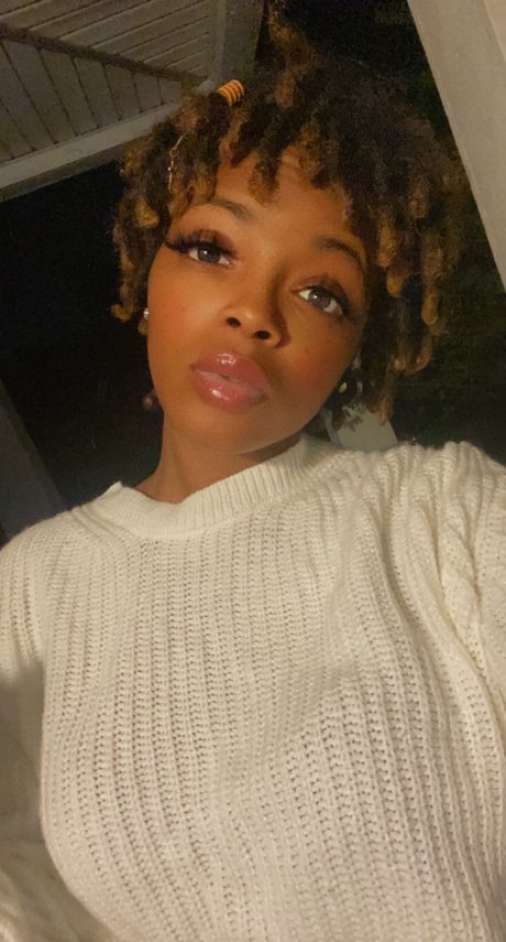 GOBBLE GOBBLE modèle porno photos