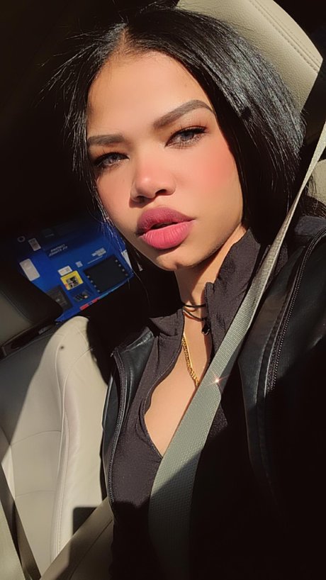 Tu Diosa Paulino star exclusive photos