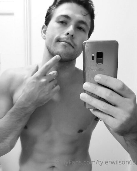 Tyler Wilson actrice collection
