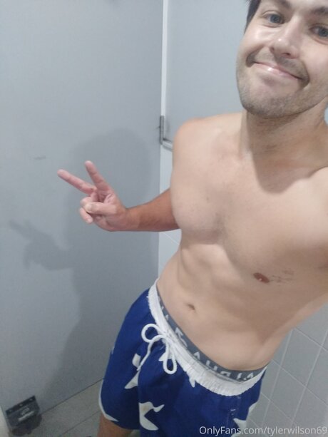 Tyler Wilson jolie étoile galeries