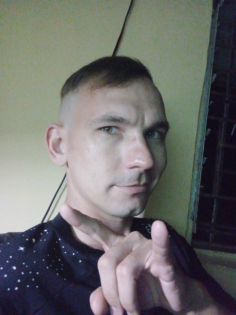 Pavel ZarSava Saveliev modèle chaud photo