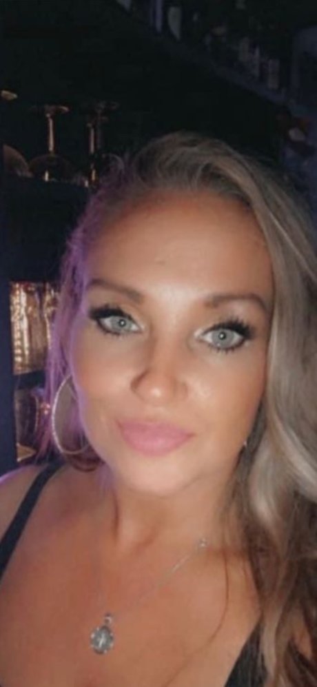 Sloan Vanderbilt art modèle galerie