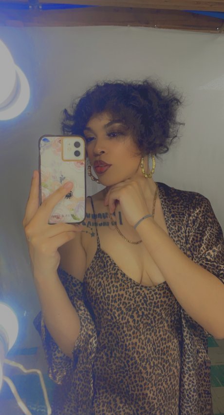 here to make your pockets hurt_ modèle de sexe img