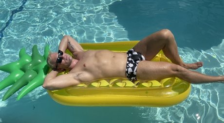 Kirk modèle xxx archive