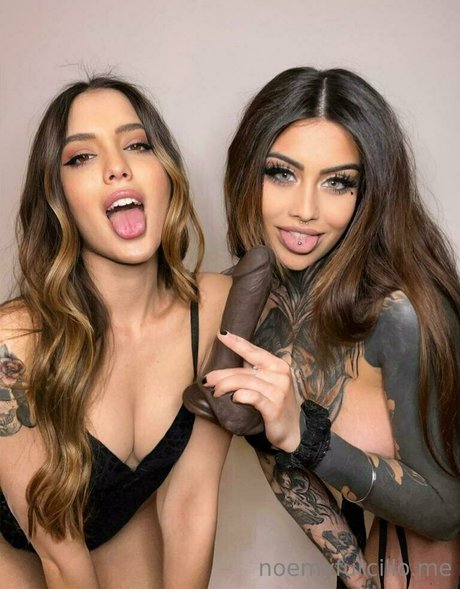 Noemy94 star du porno gratuit photo