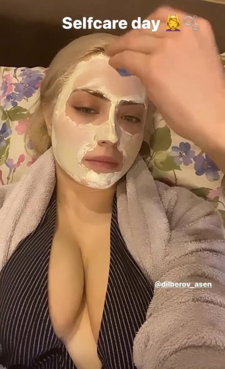 Athena Cosplay star du porno de haute qualité photos