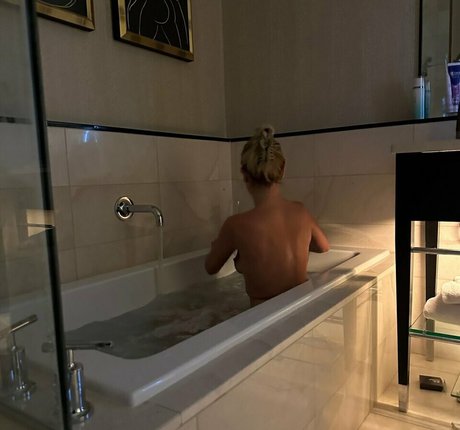 Allyyyrose star du porno des photos