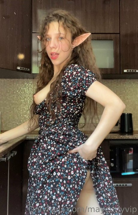 maycurlyvip mannequin photo