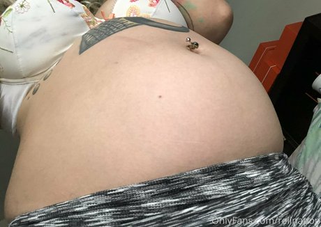 chaton courbé onlyfans nus gratuits photos