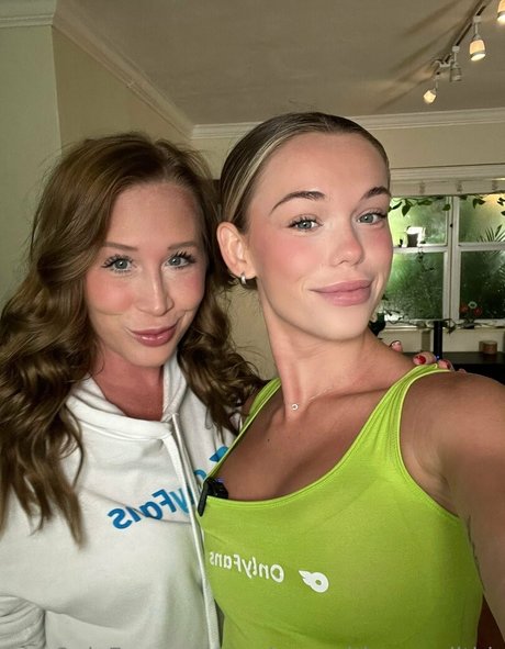 makeupwithmeredithh mannequin image