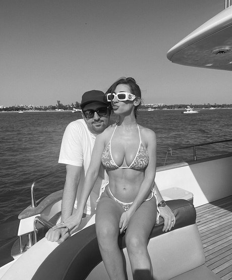 Andrea Helfrich étoile chaude img