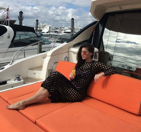 Andrea Helfrich star du porno sympa galeries