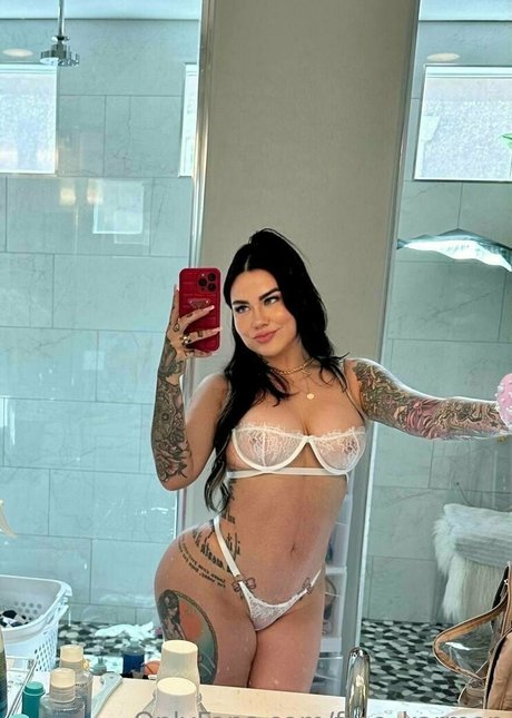 free karmen modèle adulte photo