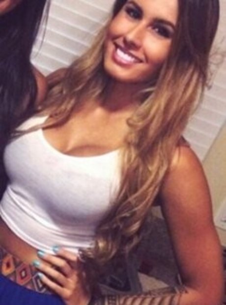 Khalyla Kuhn étoile sexy photo