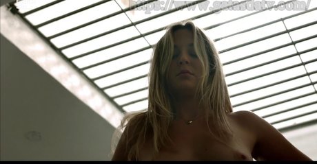 Juliana Lohmann star du porno nue photo