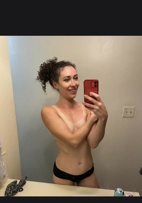 Jess Brohard actrice de nus galerie