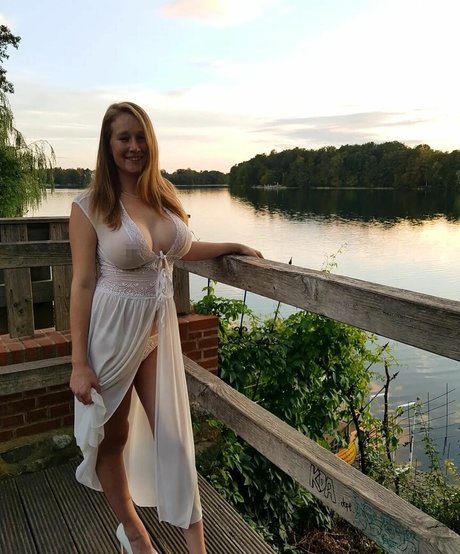 Jojo Kiss modèle sexy photos