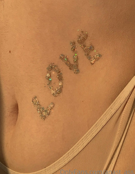 belle ladyboy onlyfans art haute définition archive