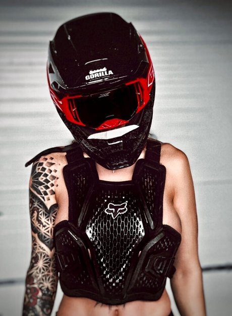 Nina Danilyuk actrice porno img