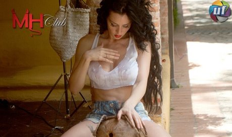 ébène maigre onlyfans xxx chaud images