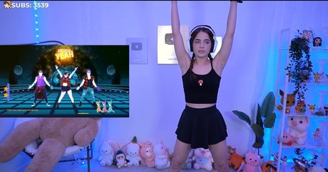 Staryuuki actrice nue image