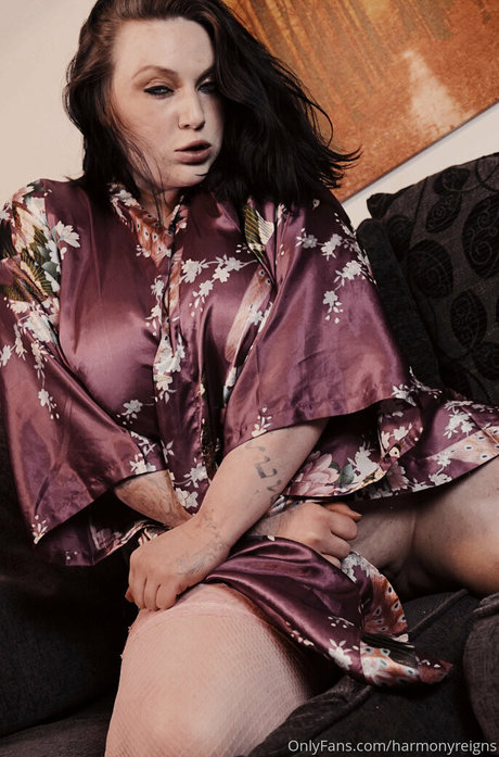 harmonyreigns modèle érotique images