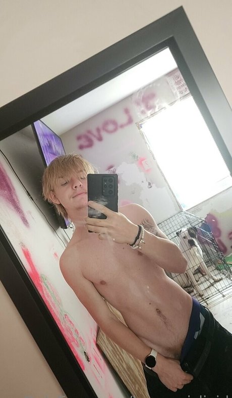 femboy à grosse bite onlyfans sexy belle img