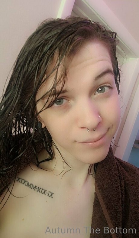 awwtumdabottom mannequin photo