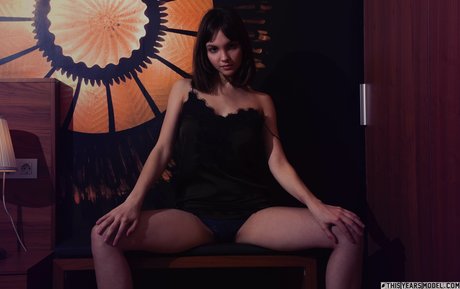 ThisYearsModel modèle nu archive