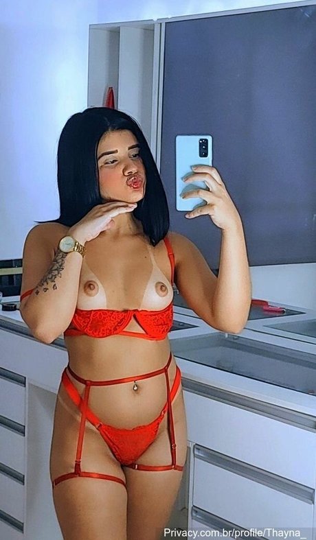 Thayna_ star du porno de haute qualité photo