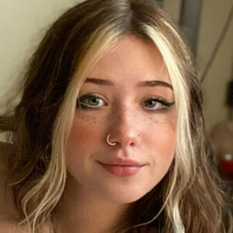 br4ttydeath actrice parfaite galerie