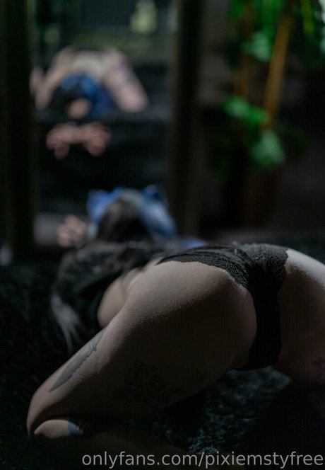 pixiemstyfree modèle chaud images