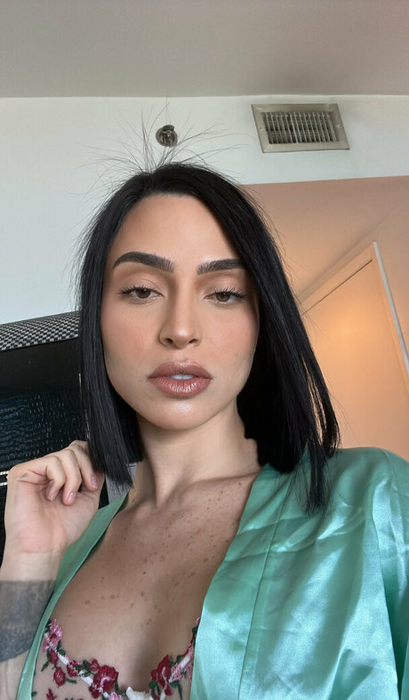 roselinllanes modèle sympa archive