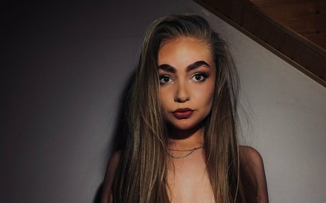 livionly star du porno chaud des photos