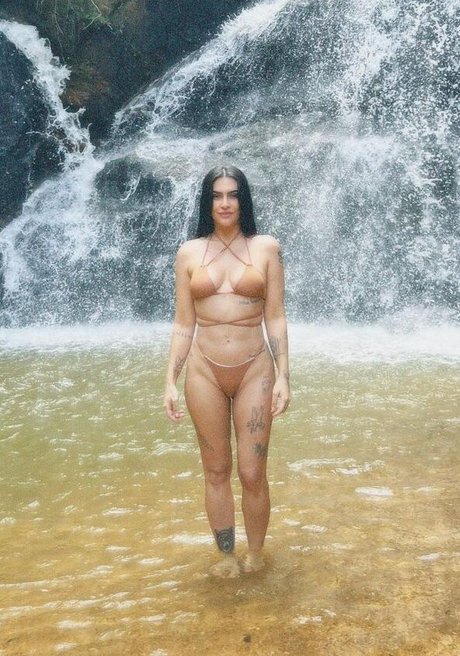 Cleo Pires étoile adulte image