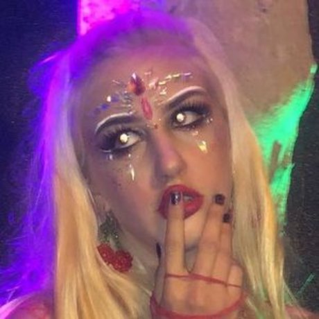 Mercy Wight star du porno adulte des photos