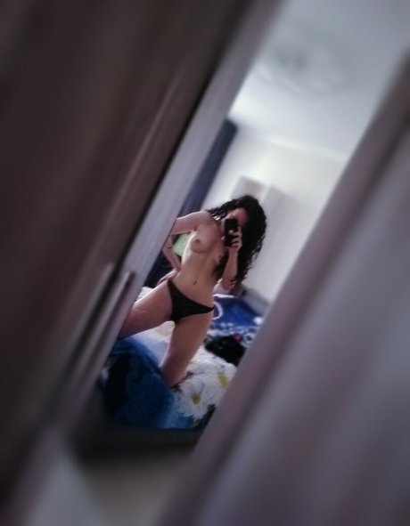 Olya Holmes haut de star du porno archive