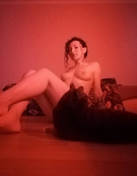 Olya Holmes actrice de grande qualité des photos